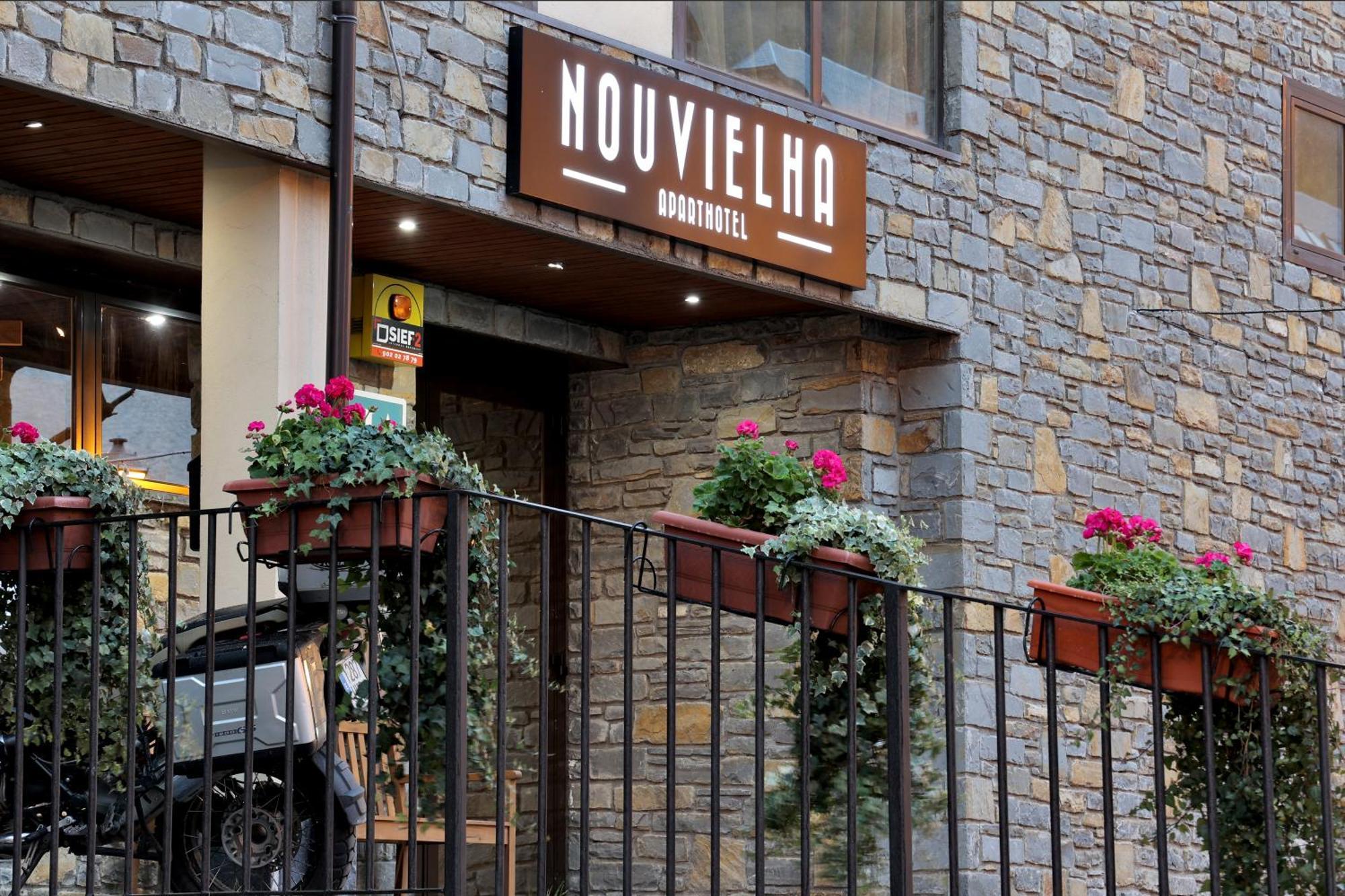 Aparthotel Nou Βιέλα Εξωτερικό φωτογραφία