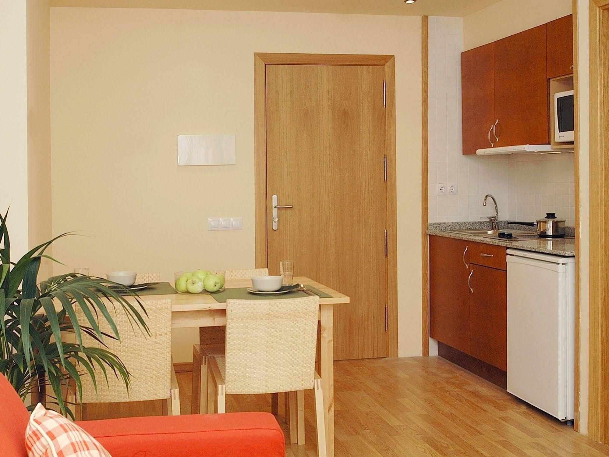 Aparthotel Nou Βιέλα Δωμάτιο φωτογραφία